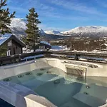 3 Bedroom Lovely In 度假居